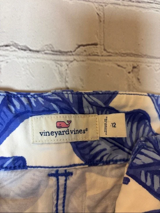 Vineyard Vines Blue and White Tropical Leaf Women's Shorts (0002) - Picture 2 of 3